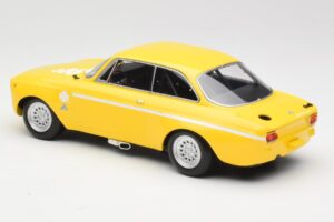 Alfa Romeo GTA 1300 Junior Geel Minichamps 1:18 155120024 Metaal — afbeelding 4 van 6