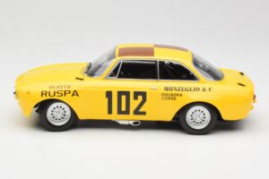 Alfa Romeo GTA 1300 #102 Squadra Corse R. Zanetti / M. Ruspa / Monzeglio Targa Florio 1971 Minichamps 1:18 155711202 Metaal — afbeelding 3 van 6