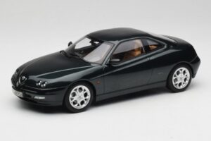 Alfa Romeo GTV 916 Coventry Green Metallic Norev 1:18 187842 Metaal