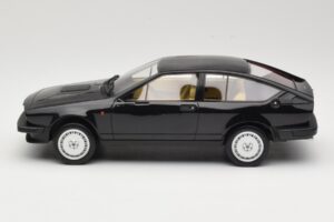 Alfa Romeo GTV6 2.5 Zwart Laudoracing-Models 1:18 LM110C Metaal — afbeelding 3 van 6