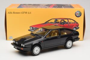 Alfa Romeo GTV6 2.5 Zwart Laudoracing-Models 1:18 LM110C Metaal — afbeelding 6 van 6