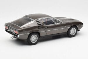 Alfa Romeo Montreal Bruin Metallic AUTOart 1:18 70173 Metaal — afbeelding 3 van 8