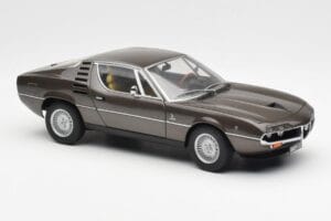 Alfa Romeo Montreal Bruin Metallic AUTOart 1:18 70173 Metaal — afbeelding 6 van 8