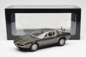 Alfa Romeo Montreal Bruin Metallic AUTOart 1:18 70173 Metaal — afbeelding 8 van 8