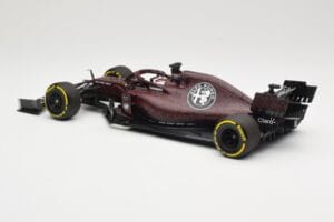 Alfa Romeo Racing C38 #7 K. Raikkonen Valentine's Day Livery Shakedown Fiorano 14th February 2019 Minichamps 1:18 110199907 M — afbeelding 5 van 6