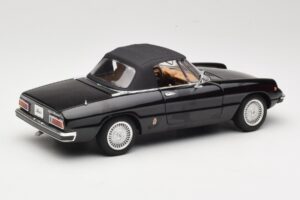 Alfa Romeo Spider 916 Veloce Zwart Ricko 1:18 32107 Metaal — afbeelding 3 van 8