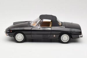 Alfa Romeo Spider 916 Veloce Zwart Ricko 1:18 32107 Metaal — afbeelding 4 van 8