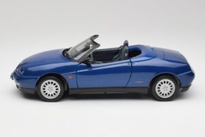 Alfa Romeo Spider 916 Periwinkle Blauw Maisto 1:18 50308 Metaal — afbeelding 3 van 7