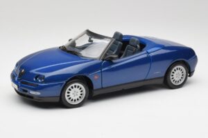 Alfa Romeo Spider 916 Periwinkle Blauw Maisto 1:18 50308 Metaal