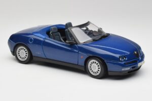Alfa Romeo Spider 916 Periwinkle Blauw Maisto 1:18 50308 Metaal — afbeelding 5 van 7