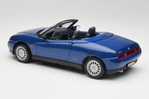 Alfa Romeo Spider 916 Periwinkle Blauw Maisto 1:18 50308 Metaal — afbeelding 6 van 7