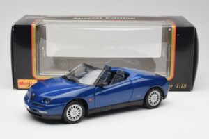 Alfa Romeo Spider 916 Periwinkle Blauw Maisto 1:18 50308 Metaal — afbeelding 7 van 7