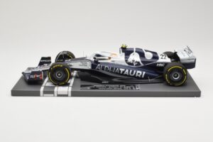 AlphaTauri AT03 #22 Y. Tsunoda Bahrain GP 2022 Minichamps 1:18 117220122 Metaal
