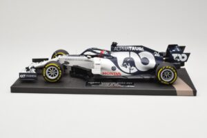 AlphaTauri Honda AT01 #26 D. Kvyat Italian GP 2020 Minichamps 1:18 117200826 Metaal