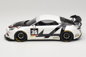 Alpine A110 GT4+ #36 J. Pla / J. Gilbert / J-M. Leandri Ultimate GT Endurance Cup 2024 Otto 1:18 OT1201 Hars — afbeelding 3 van 6