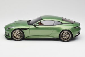 Aston Martin DB12 Groen GT Spirit 1:18 GT466 Hars — afbeelding 3 van 5