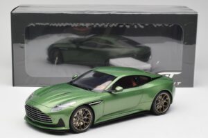 Aston Martin DB12 Groen GT Spirit 1:18 GT466 Hars — afbeelding 5 van 5