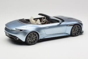 Aston Martin DB12 Volante Caribbean Blue Pearl GT Spirit 1:18 GT479 Hars — afbeelding 2 van 6