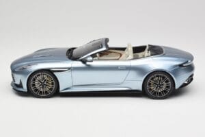 Aston Martin DB12 Volante Caribbean Blue Pearl GT Spirit 1:18 GT479 Hars — afbeelding 3 van 6
