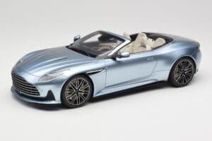 Aston Martin DB12 Volante Caribbean Blue Pearl GT Spirit 1:18 GT479 Hars