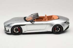 Aston Martin DB12 Volante Zilver GT Spirit 1:18 GT945 Hars — afbeelding 3 van 6