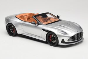Aston Martin DB12 Volante Zilver GT Spirit 1:18 GT945 Hars — afbeelding 4 van 6