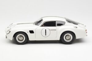 Aston Martin DB4 GT Zagato #1 24 Hours of Le Mans 1961 CMC 1:18 M-139 Metaal — afbeelding 3 van 6