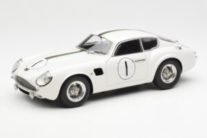 Aston Martin DB4 GT Zagato #1 24 Hours of Le Mans 1961 CMC 1:18 M-139 Metaal
