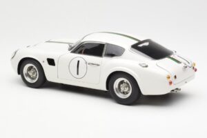 Aston Martin DB4 GT Zagato #1 24 Hours of Le Mans 1961 CMC 1:18 M-139 Metaal — afbeelding 5 van 6