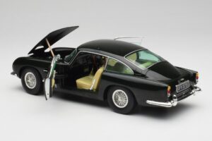Aston Martin DB5 California Salie Chrono 1:18 H1001 Metaal — afbeelding 5 van 8