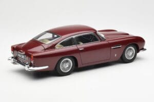 Aston Martin DB5 Dubonnet Rood AUTOart 1:18 70213 Metaal — afbeelding 3 van 8