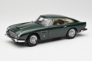 Aston Martin DB5 RHD Groen AUTOart 1:18 70024 Metaal