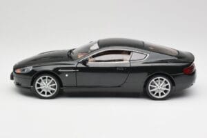 Aston Martin DB9 Zwart Solido 1:18 15025600 Metaal — afbeelding 4 van 8