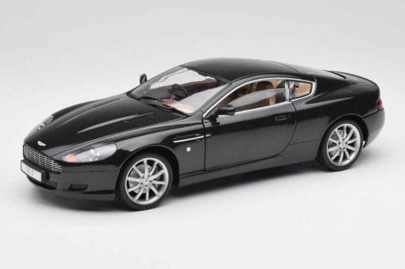 Aston Martin DB9 Zwart Solido 1:18 15025600 Metaal