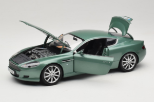 Aston Martin DB9 Groen Minichamps 1:18 150137322 Metaal — afbeelding 2 van 8