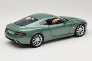 Aston Martin DB9 Groen Minichamps 1:18 150137322 Metaal — afbeelding 3 van 8