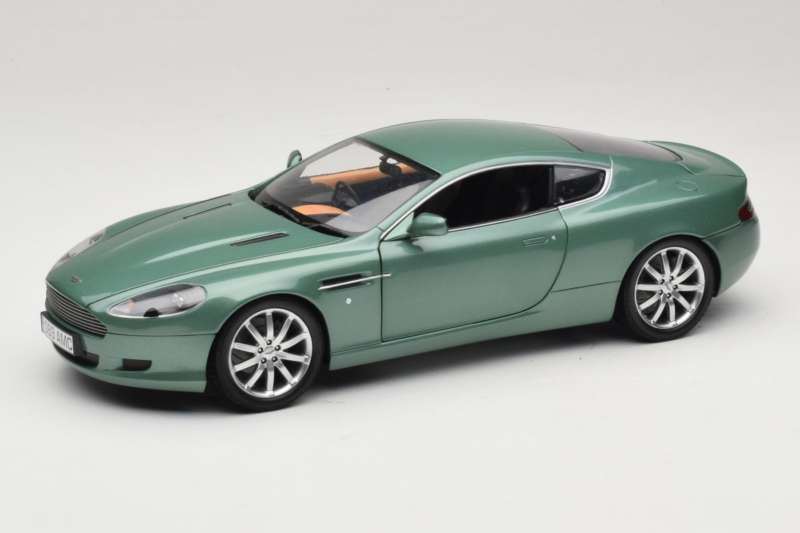 Aston Martin DB9 Groen Minichamps 1:18 150137322 Metaal