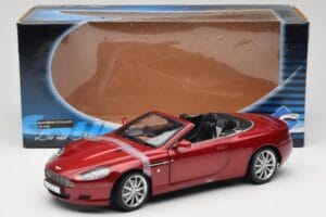 Aston Martin DB9 Volante Rood Solido 1:18 8163 Metaal — afbeelding 8 van 8