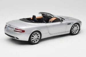 Aston Martin DB9 Volante Zilver Minichamps 1:18 150137334 Metaal — afbeelding 3 van 8