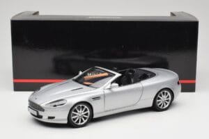 Aston Martin DB9 Volante Zilver Minichamps 1:18 150137334 Metaal — afbeelding 8 van 8