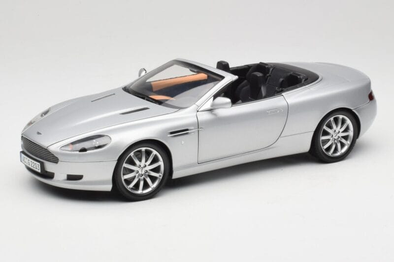 Aston Martin DB9 Volante Zilver Minichamps 1:18 150137334 Metaal