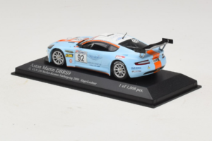 Aston Martin DBRS9 Gulf #92 T. Enge / Lechner VLN 250 Nurburgring 2008 Minichamps 1:43 400081392 Metaal — afbeelding 3 van 4