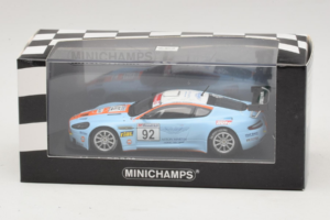 Aston Martin DBRS9 Gulf #92 T. Enge / Lechner VLN 250 Nurburgring 2008 Minichamps 1:43 400081392 Metaal — afbeelding 4 van 4