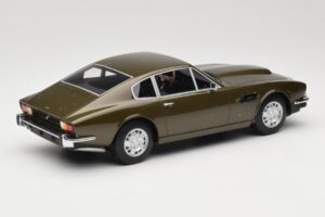 Aston Martin DBS Olive Groen CMR 1:18 CMR003 Metaal — afbeelding 2 van 6