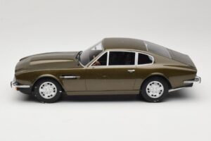 Aston Martin DBS Olive Groen CMR 1:18 CMR003 Metaal — afbeelding 3 van 6