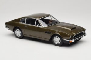 Aston Martin DBS Olive Groen CMR 1:18 CMR003 Metaal — afbeelding 4 van 6