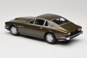 Aston Martin DBS Olive Groen CMR 1:18 CMR003 Metaal — afbeelding 5 van 6
