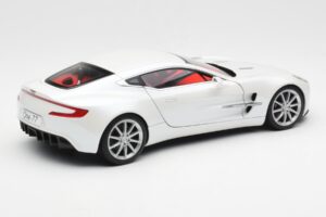 Aston Martin One-77 Morning Frost Wit AUTOart 1:18 70244 Metaal — afbeelding 3 van 8