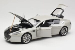 Aston Martin Rapide S Silver Fox AUTOart 1:18 70258 Metaal — afbeelding 2 van 8