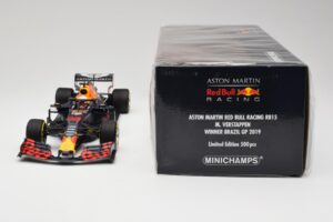 Aston Martin Red Bull Racing RB15 #33 M. Verstappen Winner Brazil GP 2019 Minichamps 1:18 110191933 Metaal — afbeelding 6 van 6
